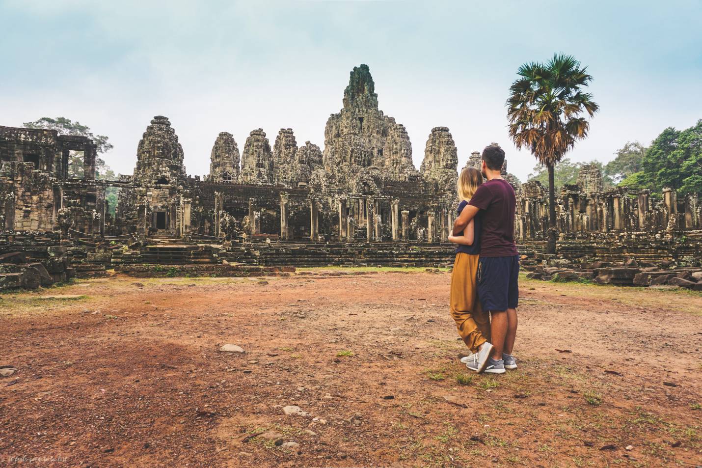 Iga and Rafa in front of an Angkor Wat temple