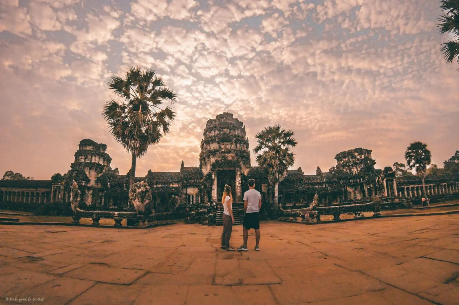 Rafa and Iga in front of Angkor Wat in Cambodia