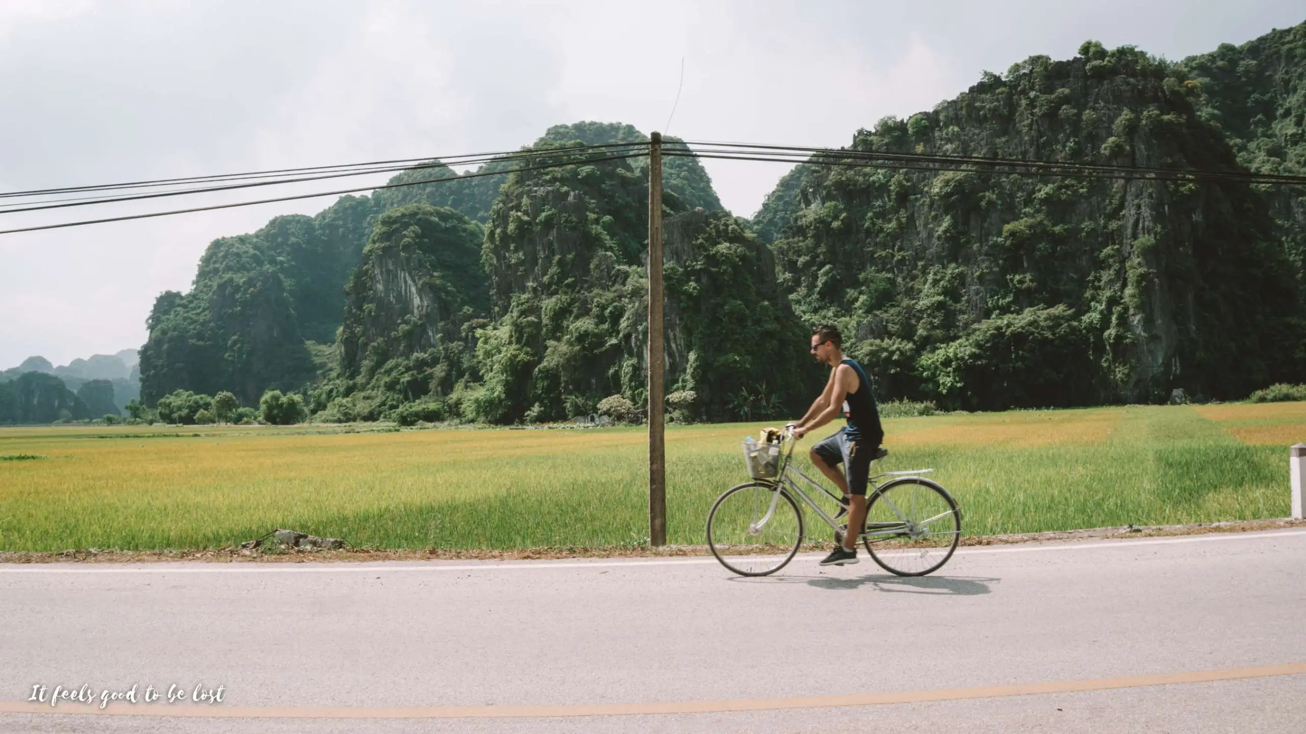 Rafa cycling in Ninh Binh roads
